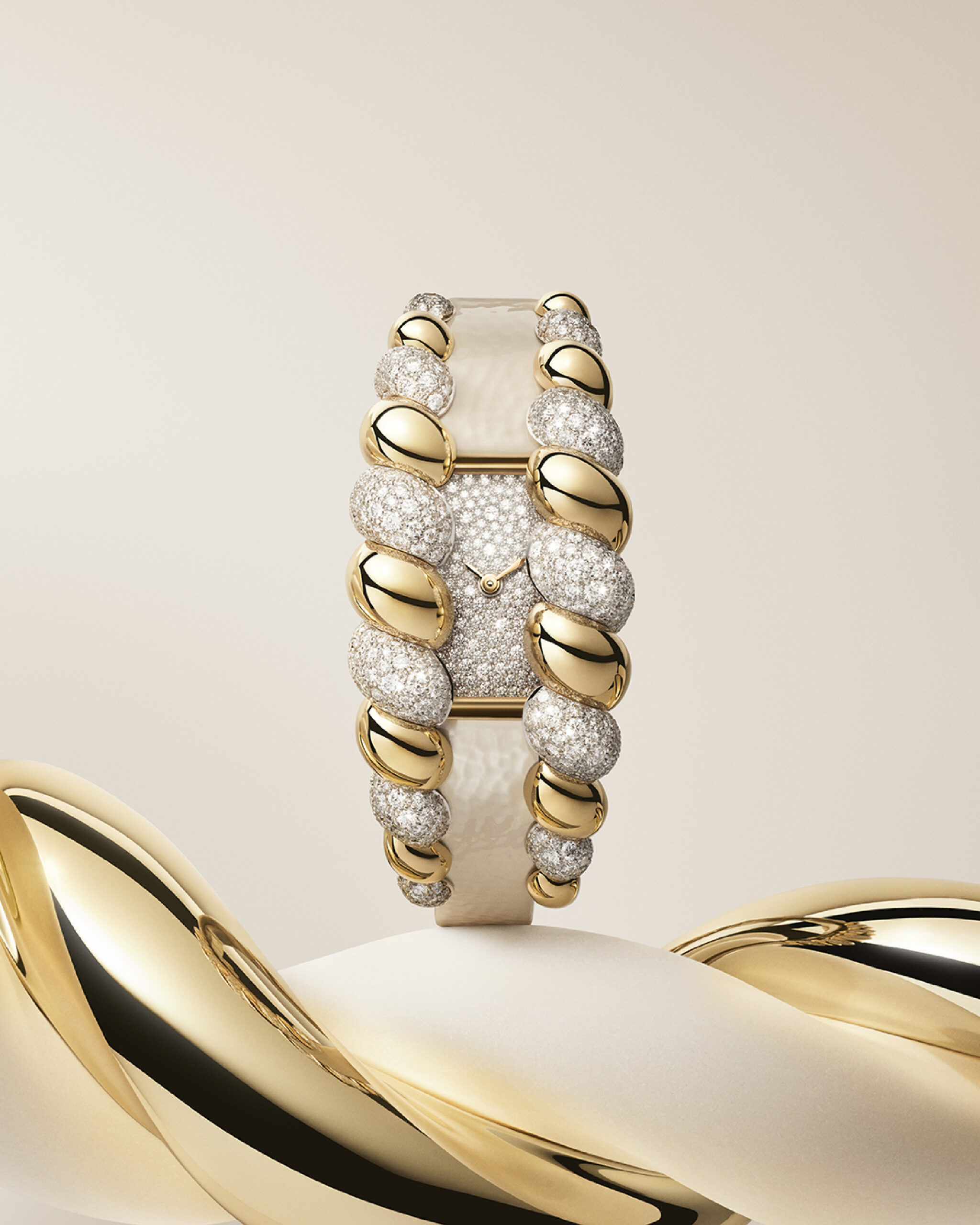 The Tressage watch, with its sculptural form, is a true work of art