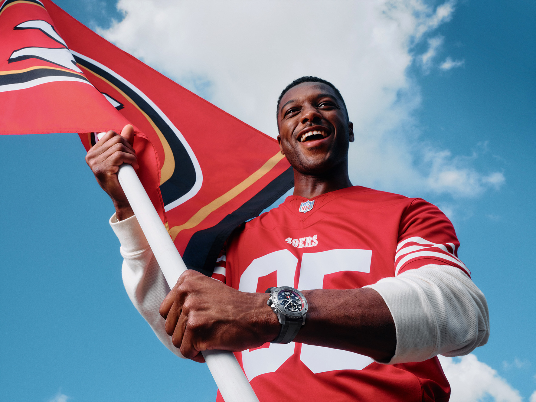 TTPM99_The partnership between Breitling and the NFL will also extend to events such as the Super Bowl LX and the NFL Honours