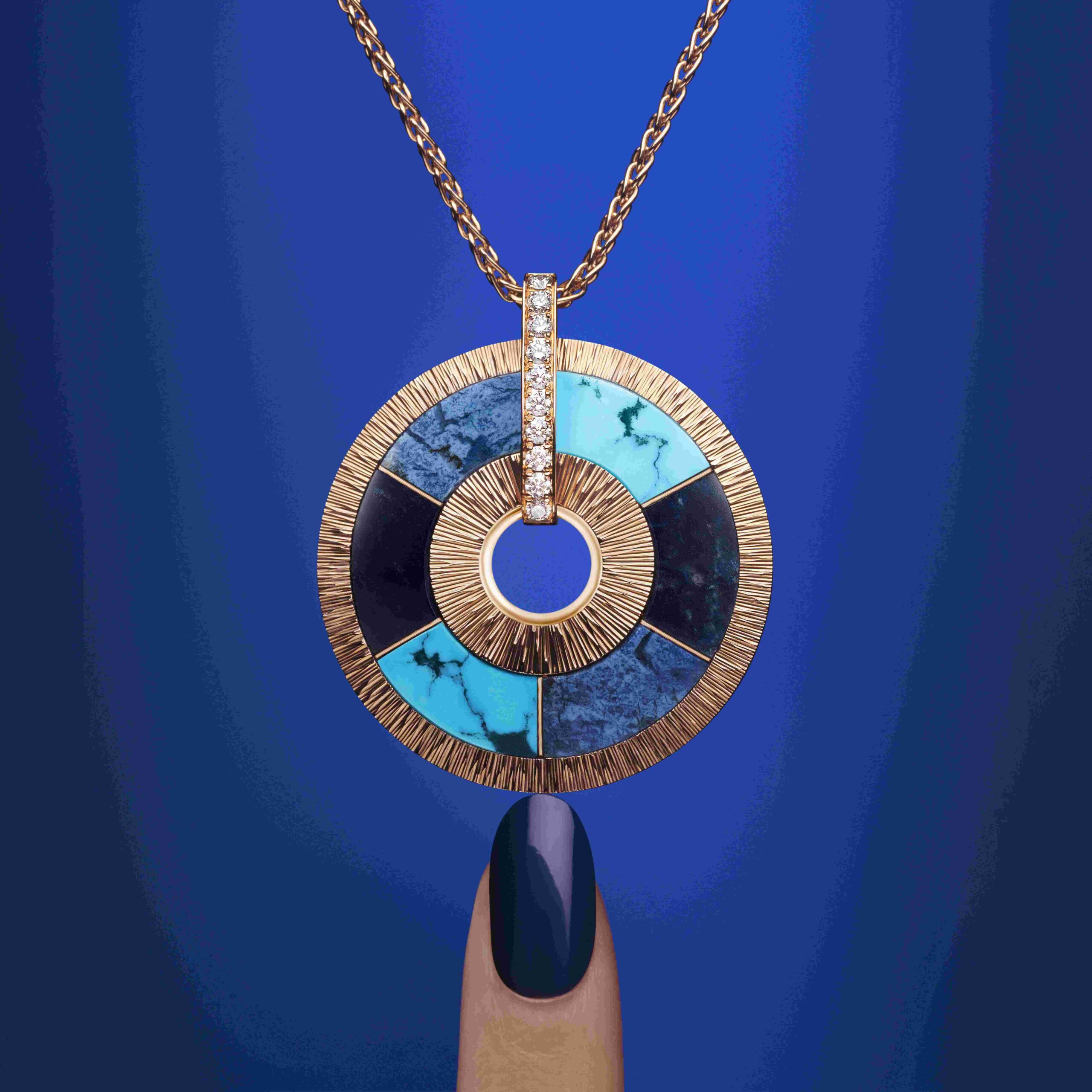 Piaget introduces the use of captivating ornamental stones in The Possession collection.