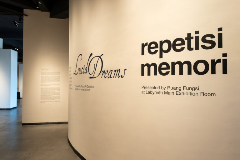 The entrance to Repetisi Memori, presented by Ruang Fungsi at the Labyrinth Main Exhibition Room.