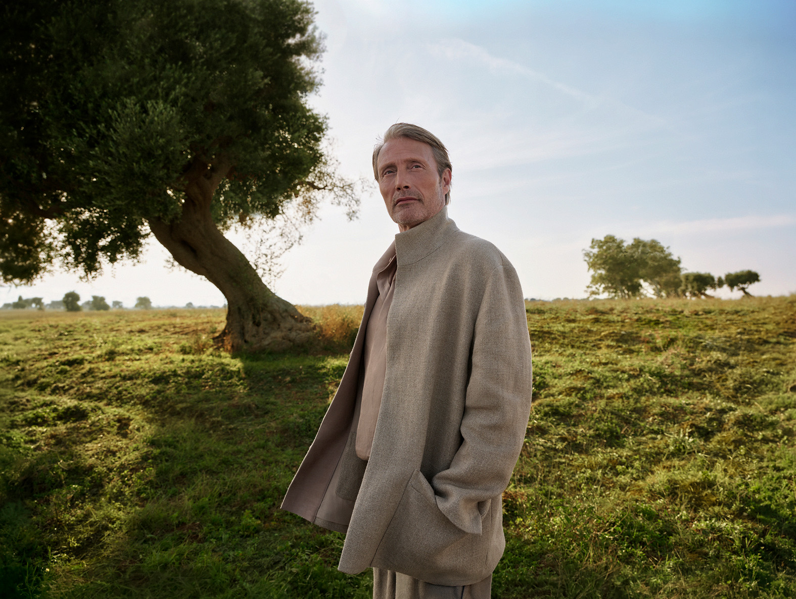 OASI LINO SUMMER 2025 CAMPAIGN IMAGES_MADS MIKKELSEN_HERO 5